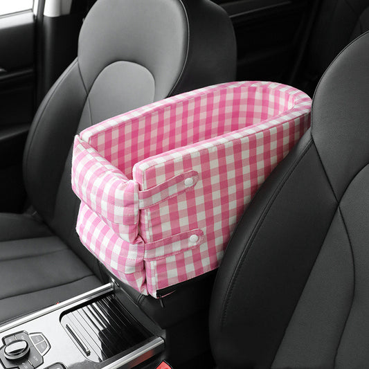 Gingham Patterned Cat Seat